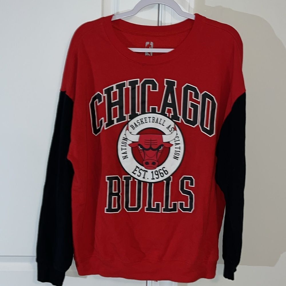 Red Black Chicago Bulls NBA Lightweight Fleece Crewneck Basketball Sweatshirt
